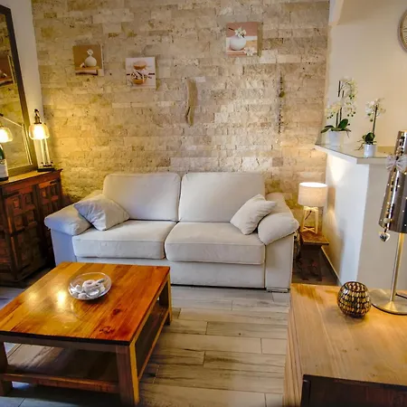 Lägenhet Tres Cosy Avec Cour Cannes
