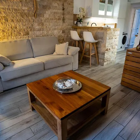 Lägenhet Tres Cosy Avec Cour *