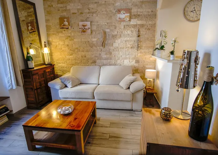 Lägenhet Tres Cosy Avec Cour Cannes