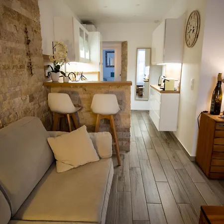 Tres Cosy Avec Cour Cannes