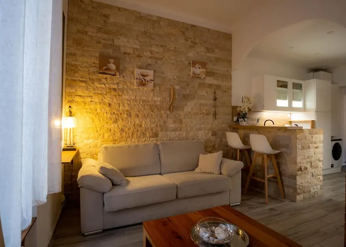 Apartment Tres Cosy Avec Cour Cannes